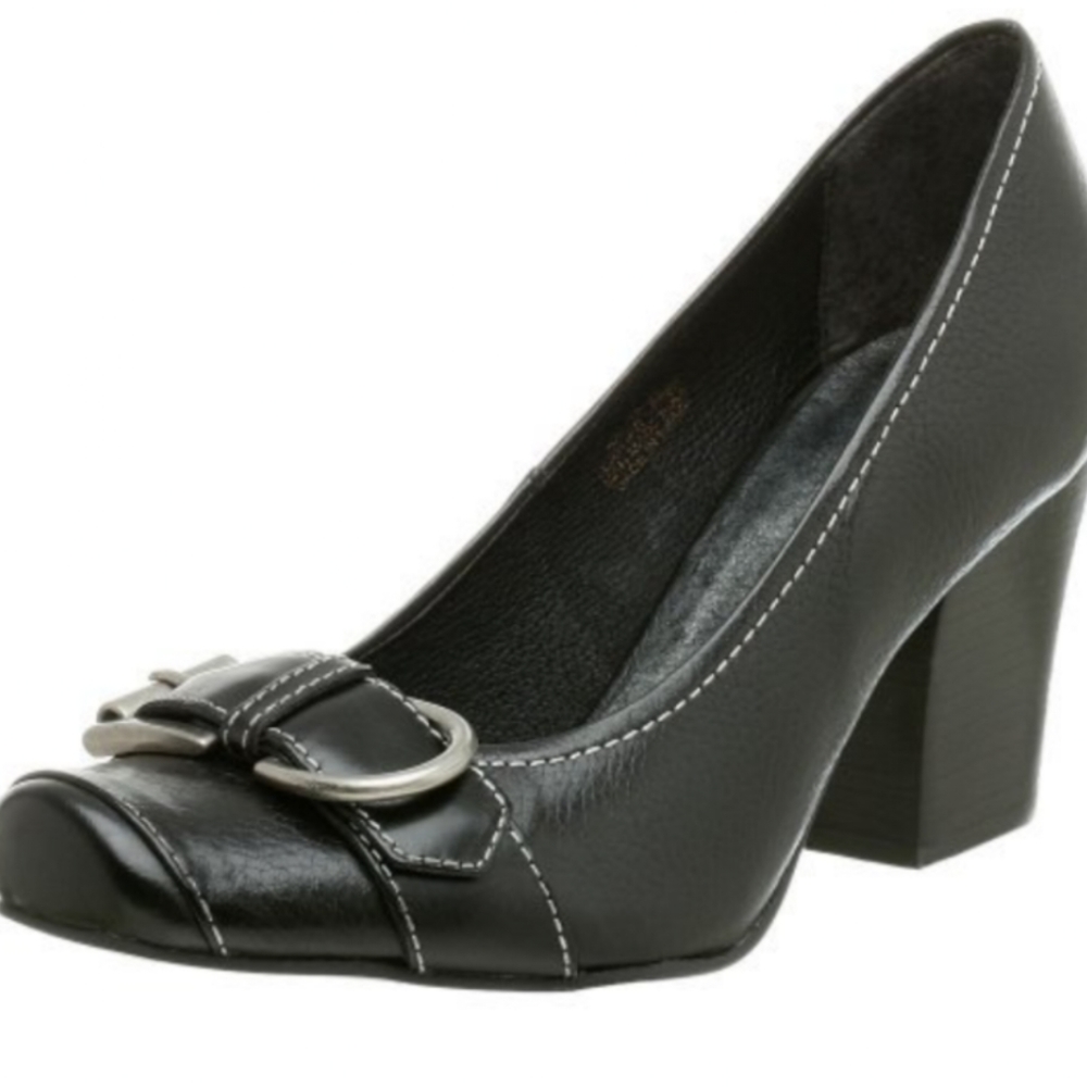 Matisse Black Leather Kary Buckle Heels